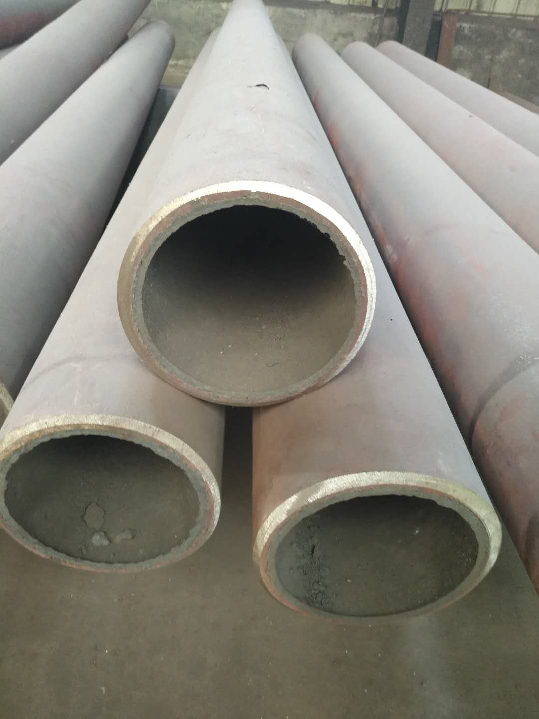 河北復(fù)合陶瓷耐磨彎頭。