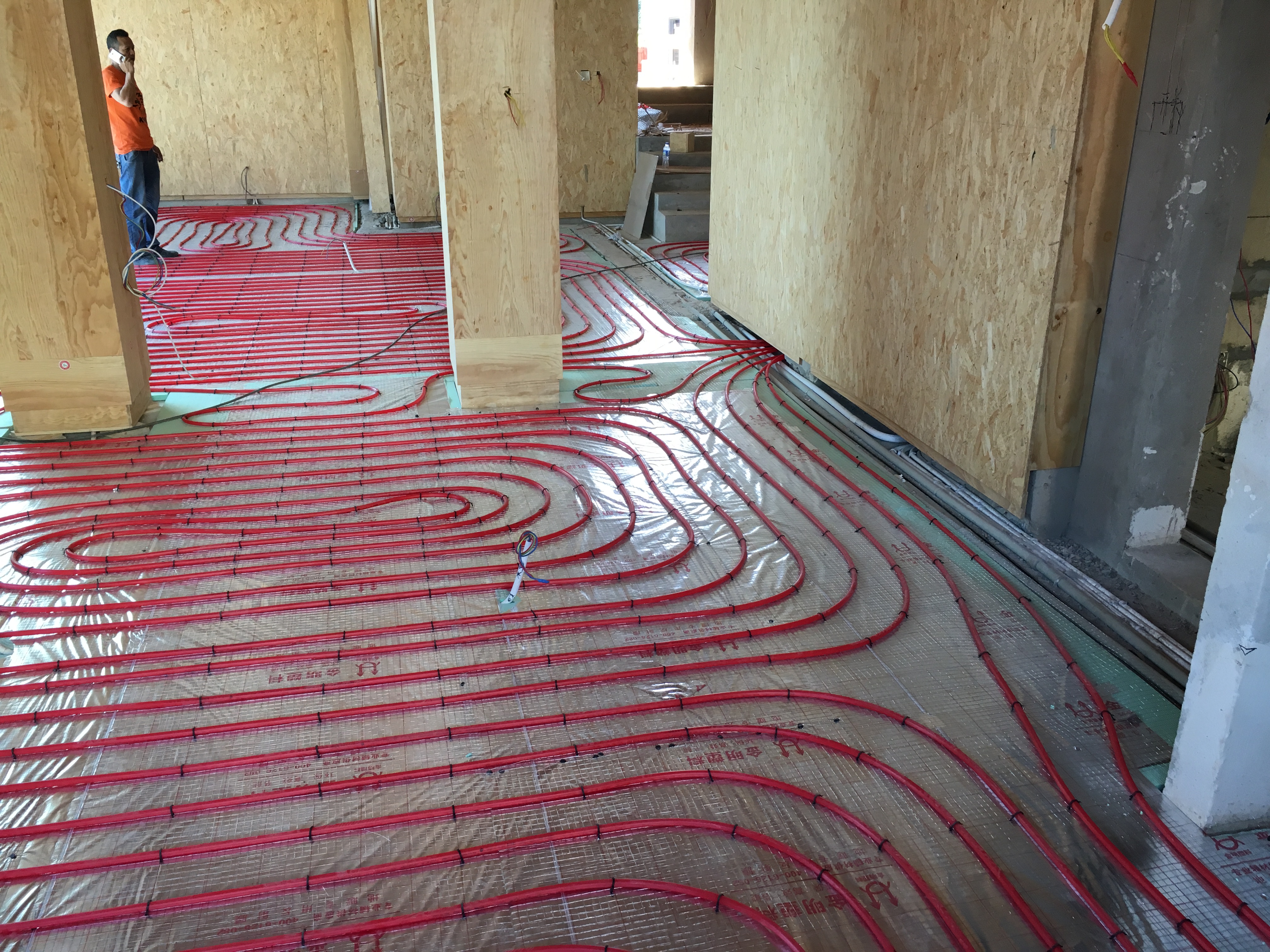 供應(yīng)芬尼克茲空氣能熱泵采暖