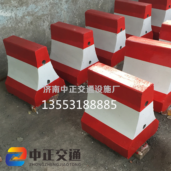 滄州水泥隔離墩廠家推薦-水泥隔離墩帶顏色-公路水泥隔離墩