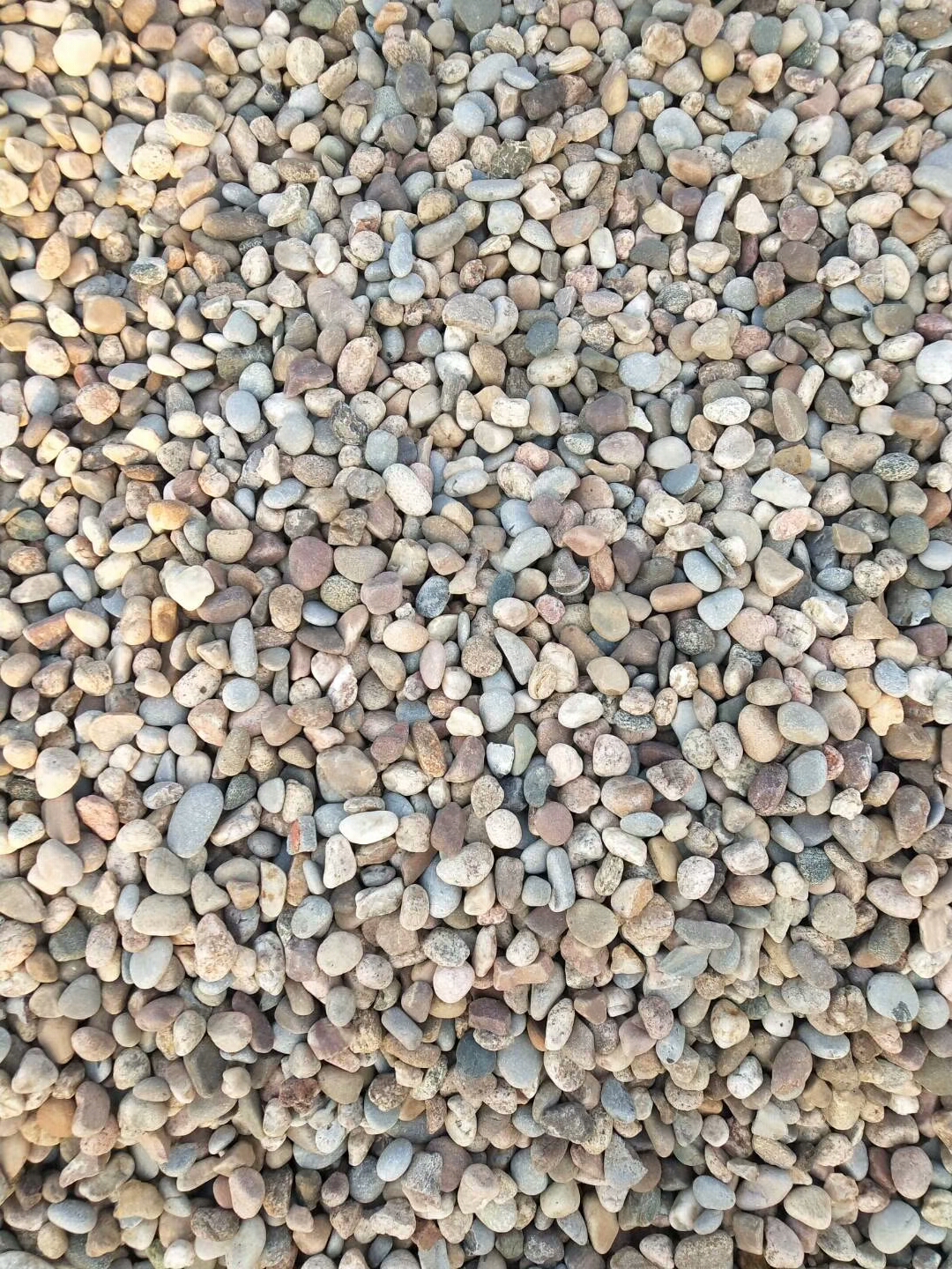 濾料鵝卵石 河卵石，鋪設(shè)鵝卵石，鵝卵石供應(yīng)