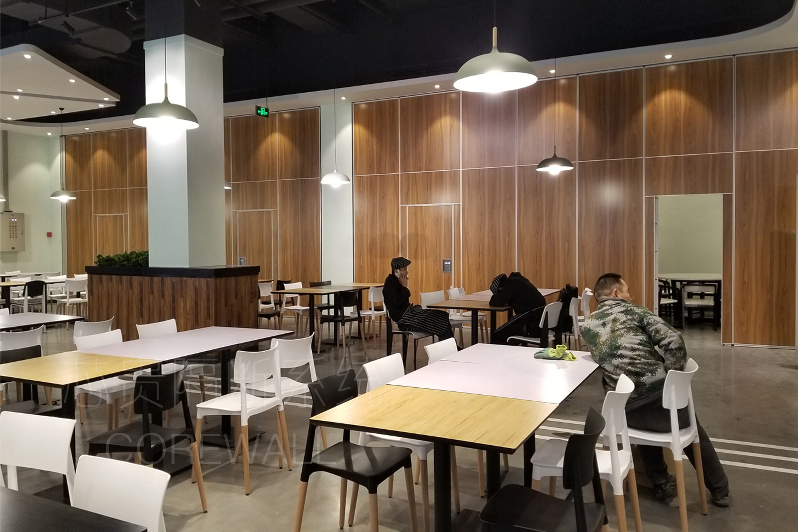供應(yīng)西安芯貴65型軟硬包酒店活動隔斷