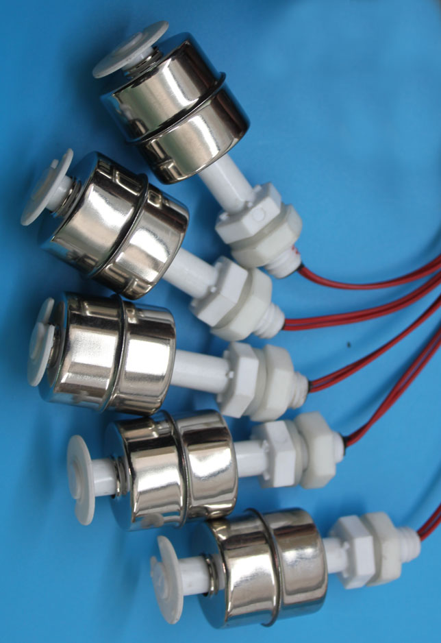 廠家直銷不銹鋼浮球開關，適用惡劣的酸堿，潮濕，灰塵的環(huán)境