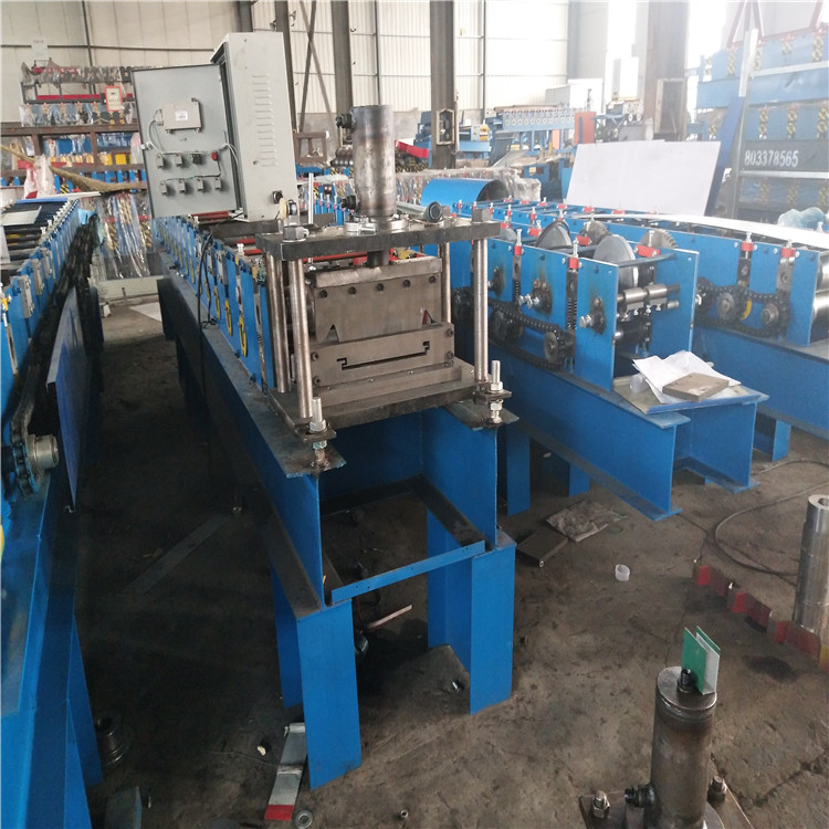 278圍擋板生產(chǎn)線地鑫機械壓瓦機 278圍擋板設備 圍擋板機器 卡槽機設備