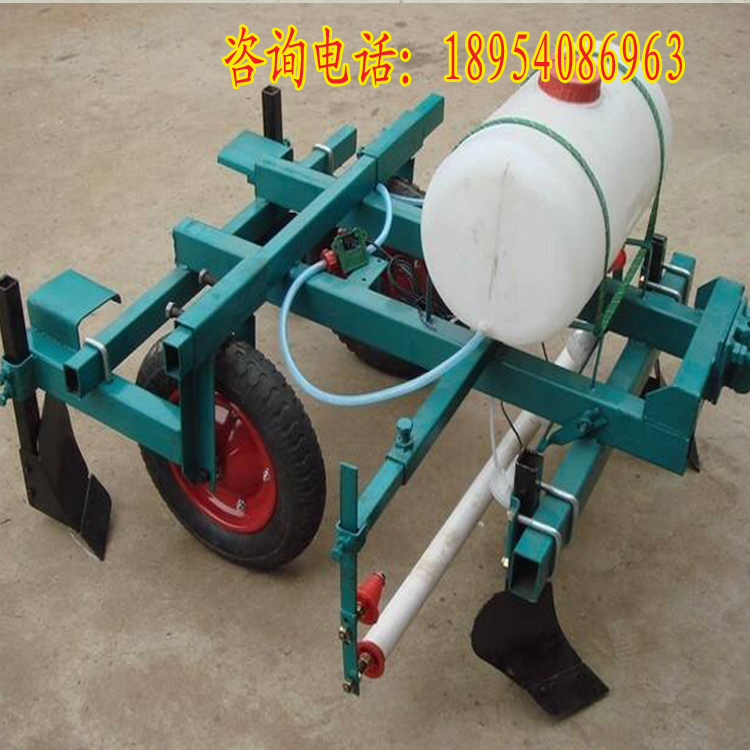 地膜覆蓋機(jī) 自走式覆膜機(jī)廠家以及使用注意事項(xiàng) 鋪膜機(jī)視頻