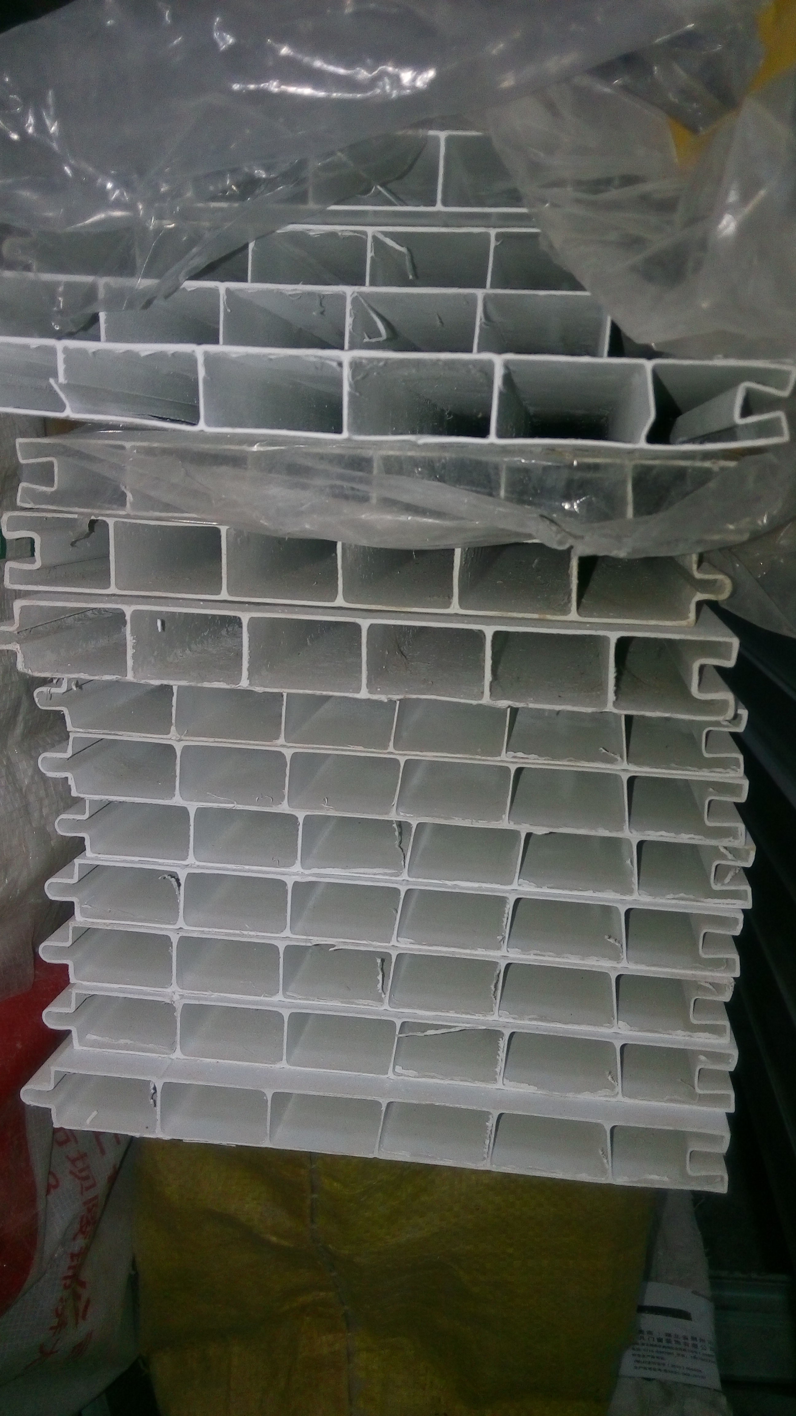 廠家直銷拼接拼裝PVC塑鋼門板塑料隔斷門板