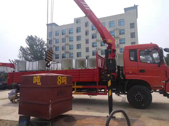 湖北單橋東風(fēng)專底配三一報價   湖北單橋東風(fēng)專底配三一8噸吊生產(chǎn)廠家  湖北吊車廠家  湖北單橋東風(fēng)專底配三一8噸吊價格