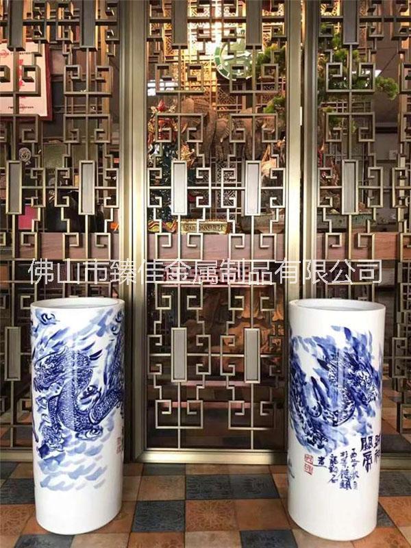 供應(yīng)不銹鋼屏風(fēng)花格 鏤空不銹鋼隔斷廠家圖片