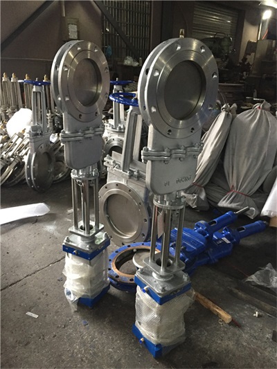 手動(dòng)DN200暗桿刀閘閥軟密封型閘閥