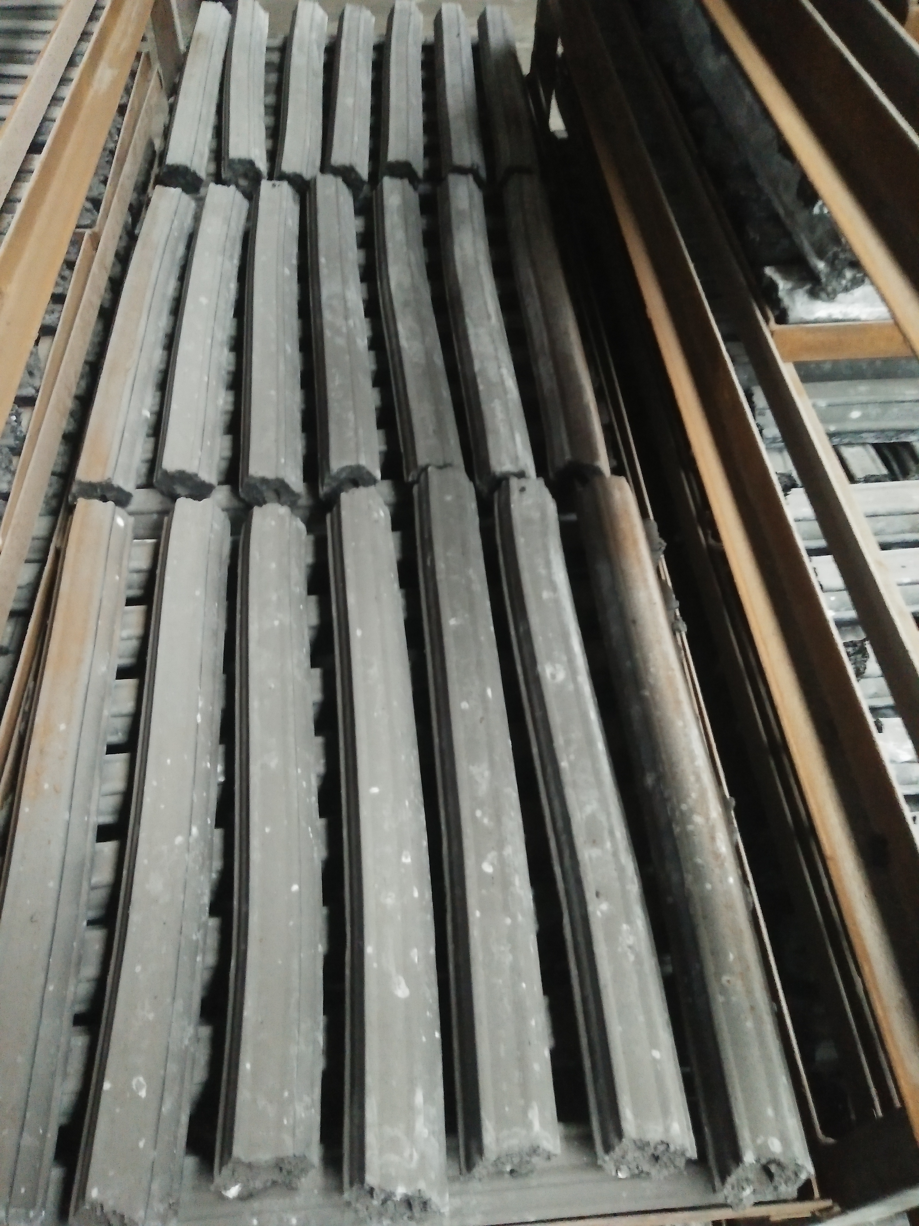 紅太陽(yáng)炭業(yè)長(zhǎng)期供應(yīng)機(jī)制木炭-燒烤炭