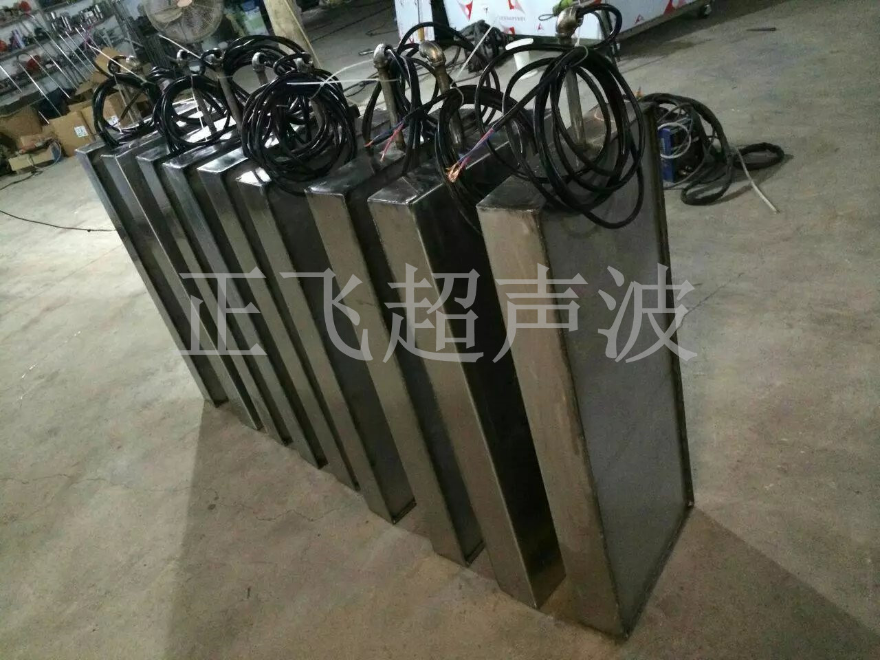 清洗機(jī)工業(yè)五金超聲波震板 超聲波震板報(bào)價(jià) 超聲波震板供應(yīng)商 超聲波震板批發(fā)
