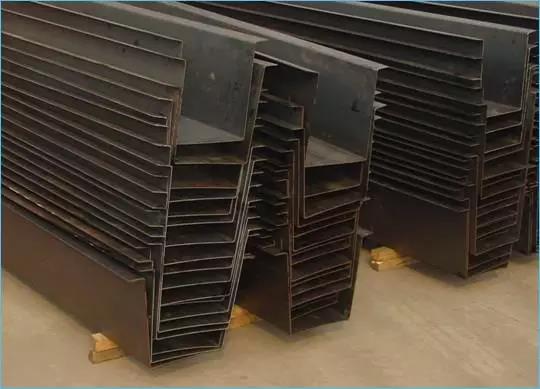 鋼結(jié)構(gòu)住宅包邊系統(tǒng) 鋼結(jié)構(gòu)廠房包邊系統(tǒng)施工