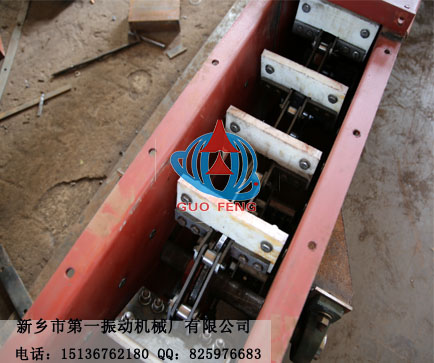 廠家直銷國風(fēng)牌裙邊皮帶輸送機/大傾角裙邊皮帶輸送機廠家/裙邊皮帶輸送機規(guī)格