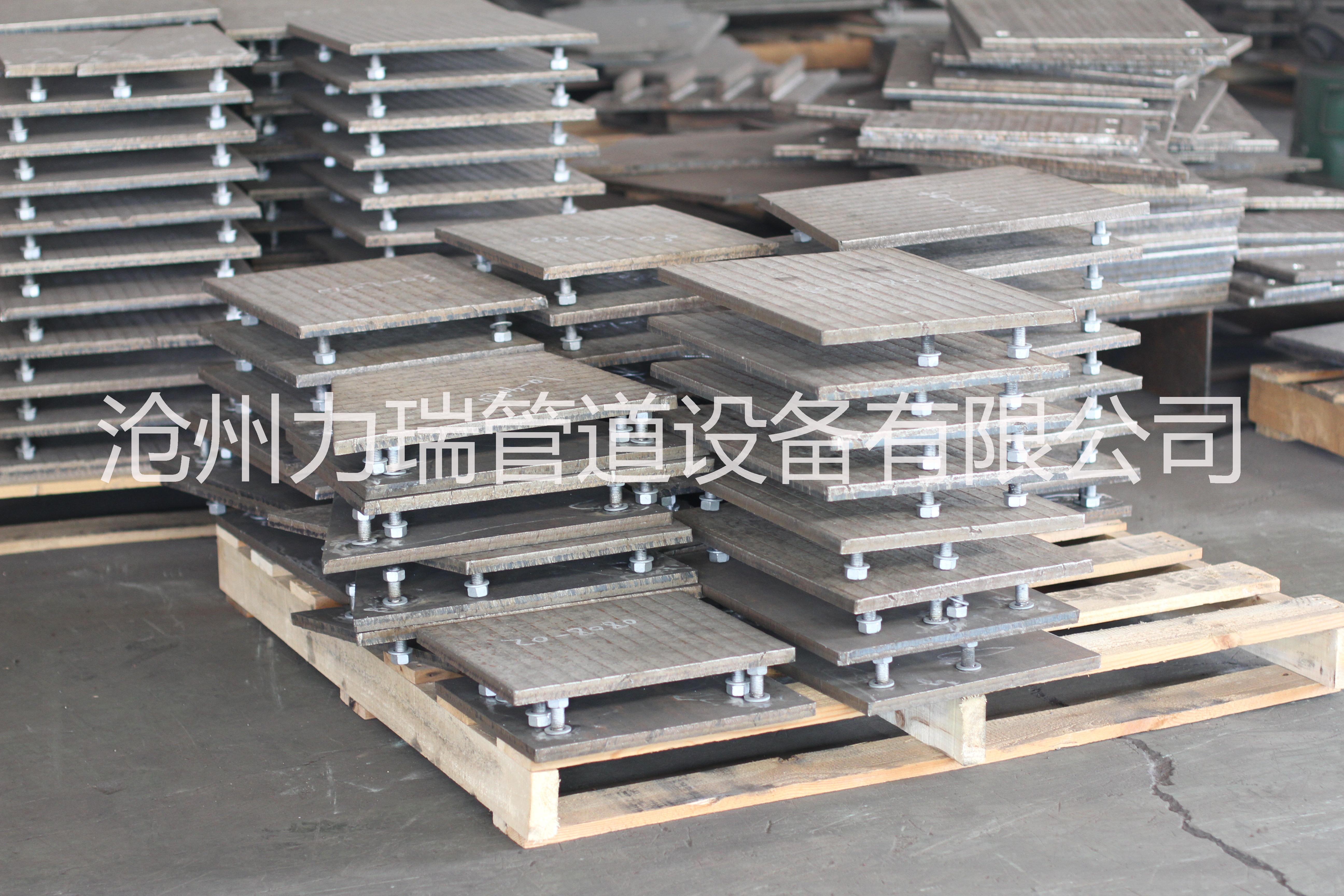 銷售碳化鉻耐磨襯板送料槽及漏斗內(nèi)襯，料斗襯套，風(fēng)機(jī)葉片，推料機(jī)底板