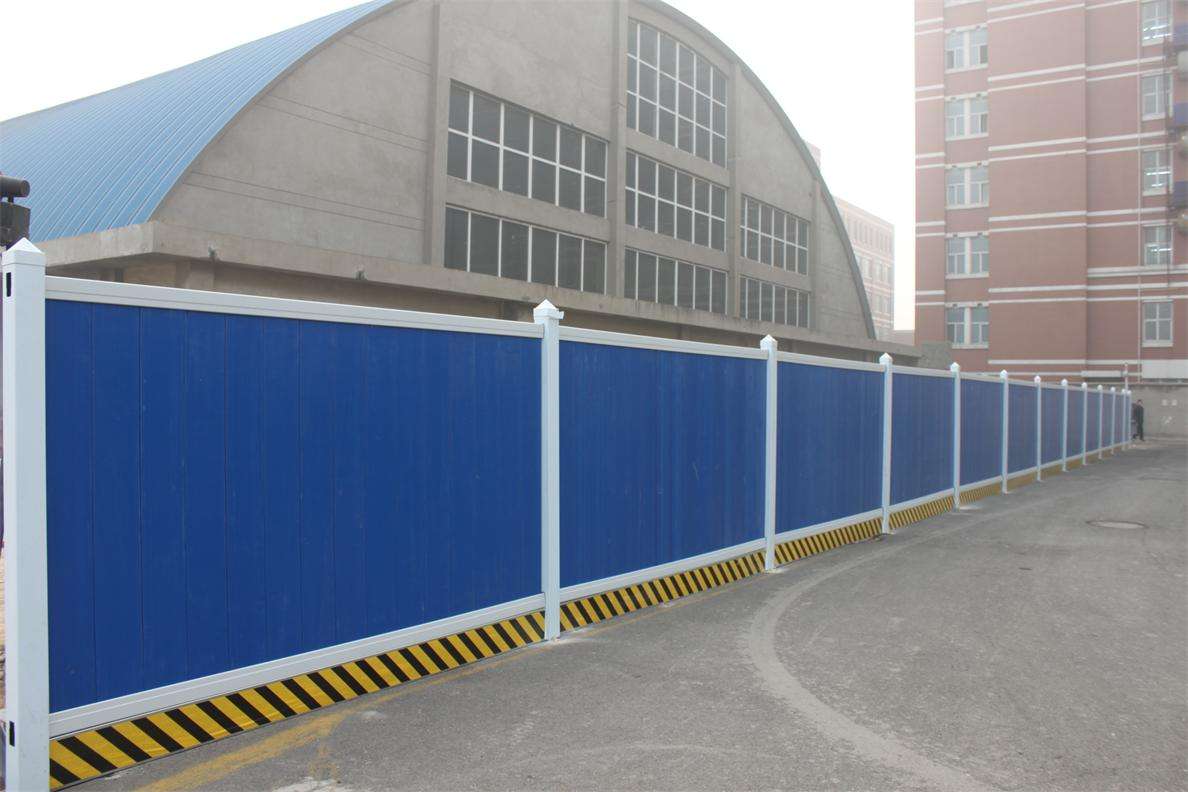 公路彩鋼圍擋、高速公路施工圍擋、公路圍擋生產(chǎn)廠家