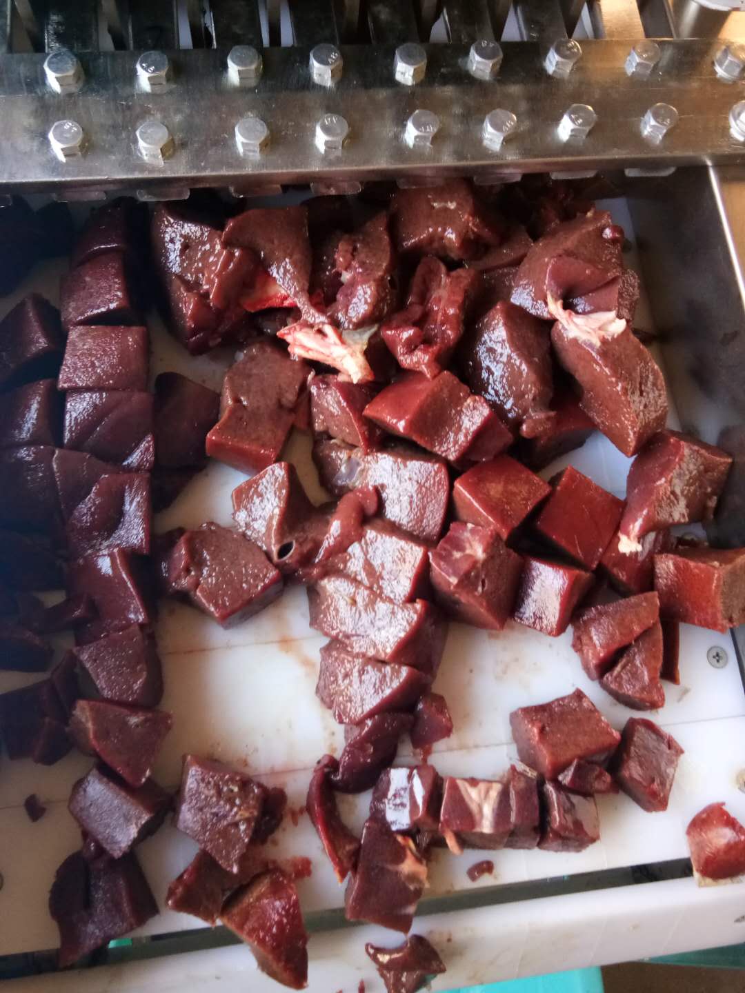 諸城 全自動(dòng)肉制品切塊機(jī) 肉制品加工設(shè)備 廠家直銷(xiāo) 山東 諸城 全自動(dòng)肉制品切塊機(jī)