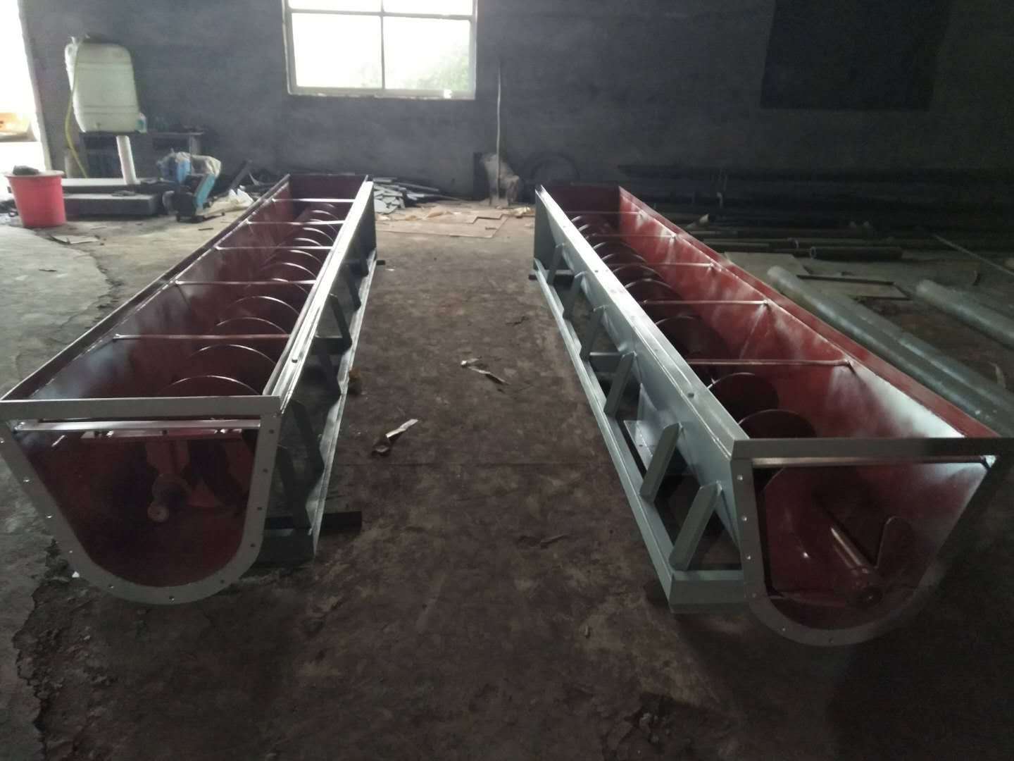 400U型螺旋輸送機(jī) 絞龍  U型螺旋輸送機(jī)電機(jī)負(fù)載過(guò)重會(huì)給設(shè)備帶來(lái)的影響