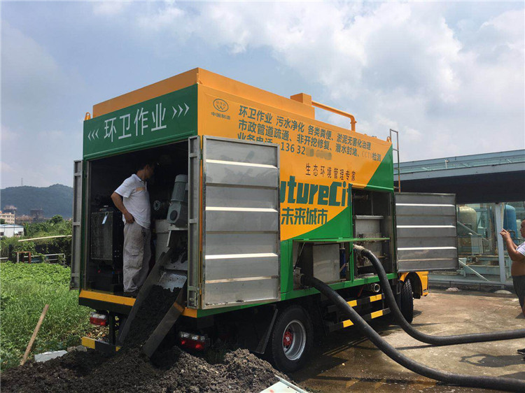 熱銷環(huán)保吸糞車_新型吸糞車廠家_多功能吸糞車