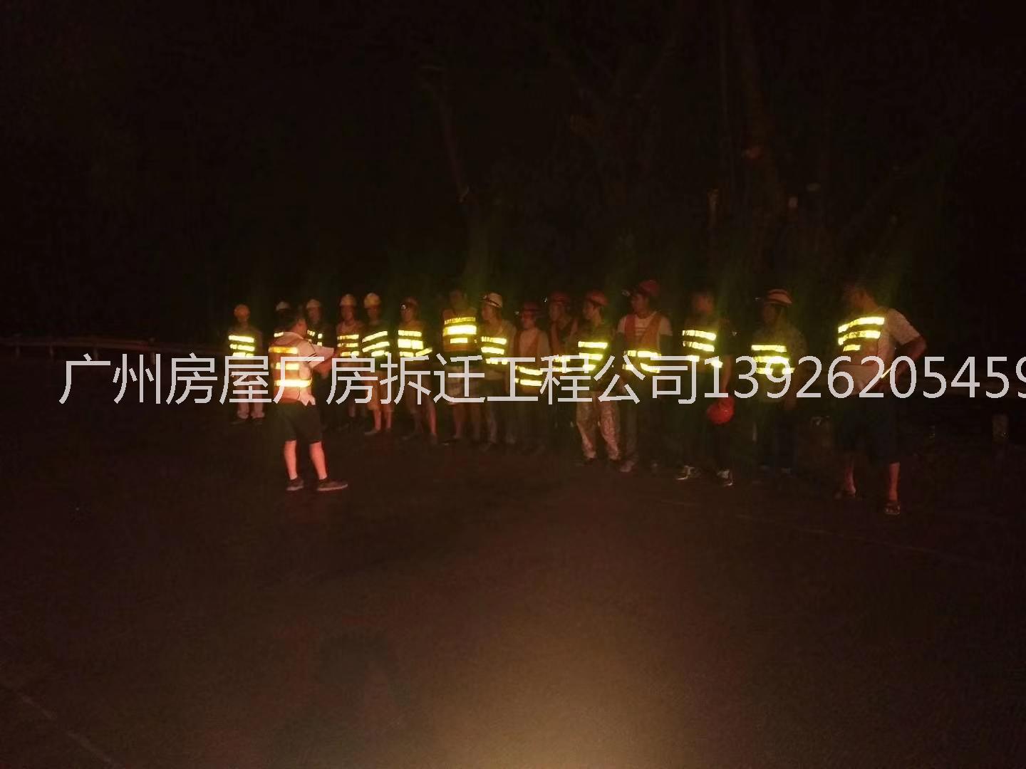 廣州專(zhuān)業(yè)砍樹(shù)工程公司 專(zhuān)業(yè)道路緊急救援施工砍樹(shù)修枝伐木 廣州危樹(shù)搶修園林綠化工程公司