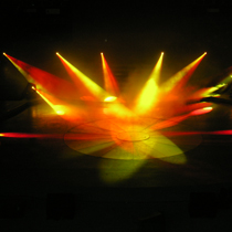 供應(yīng)上海電腦搖頭燈廠家報價批發(fā)，全彩激光燈