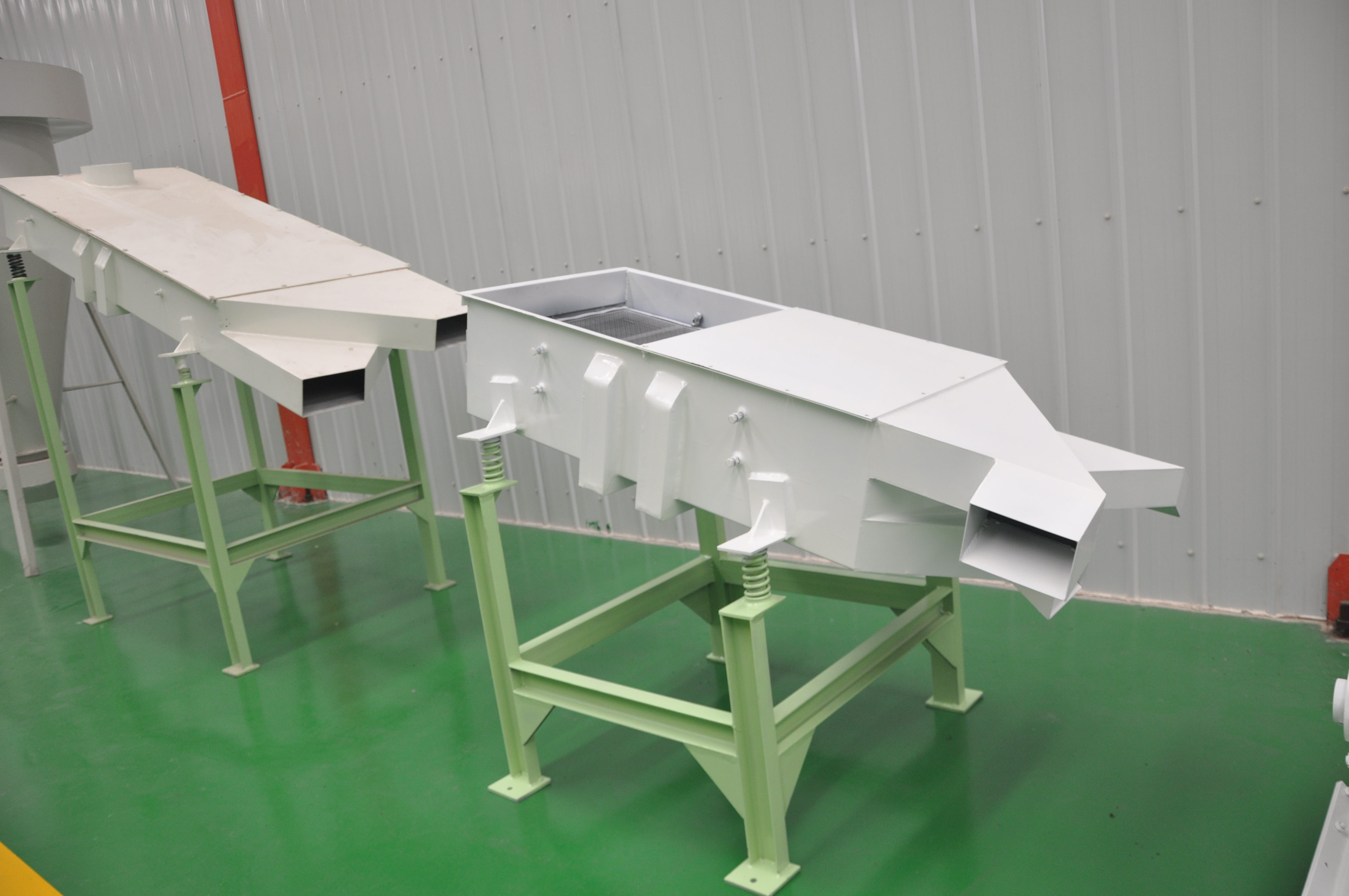 供應(yīng)雙鶴牌SFJZ系列振動(dòng)篩廠家直銷