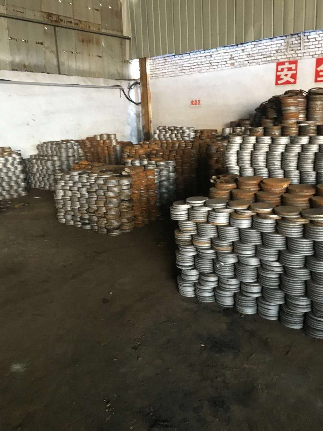 山東沖壓件加工生產(chǎn)廠家 沖壓件加工 法蘭盤加工 盲板加工 熱擴(kuò)孔法蘭板加工