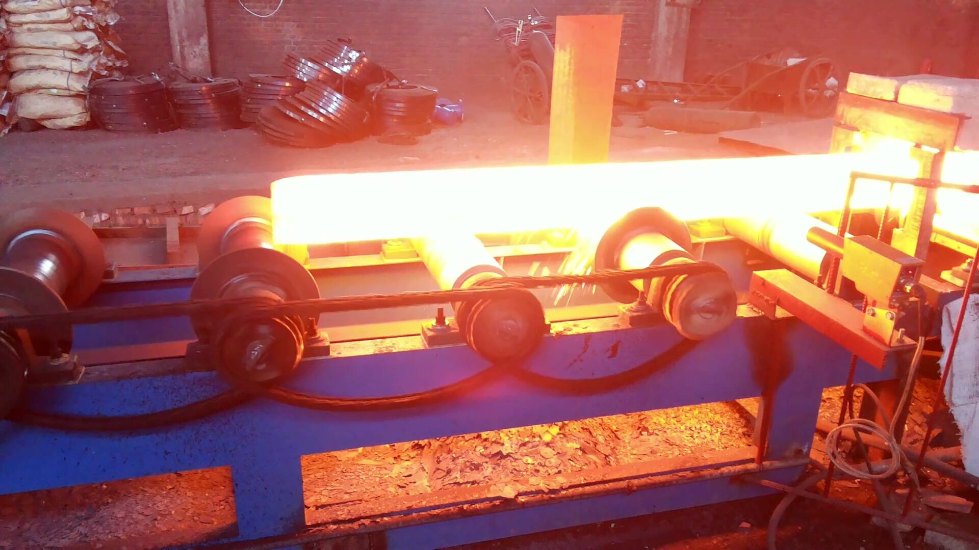 河南*中頻加熱爐價格@河南*中頻加熱爐廠家@河南*中頻加熱爐供應(yīng)商@河南*中頻加熱爐