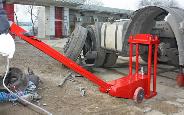 氣動轉(zhuǎn)向節(jié)羊角立柱拆裝機