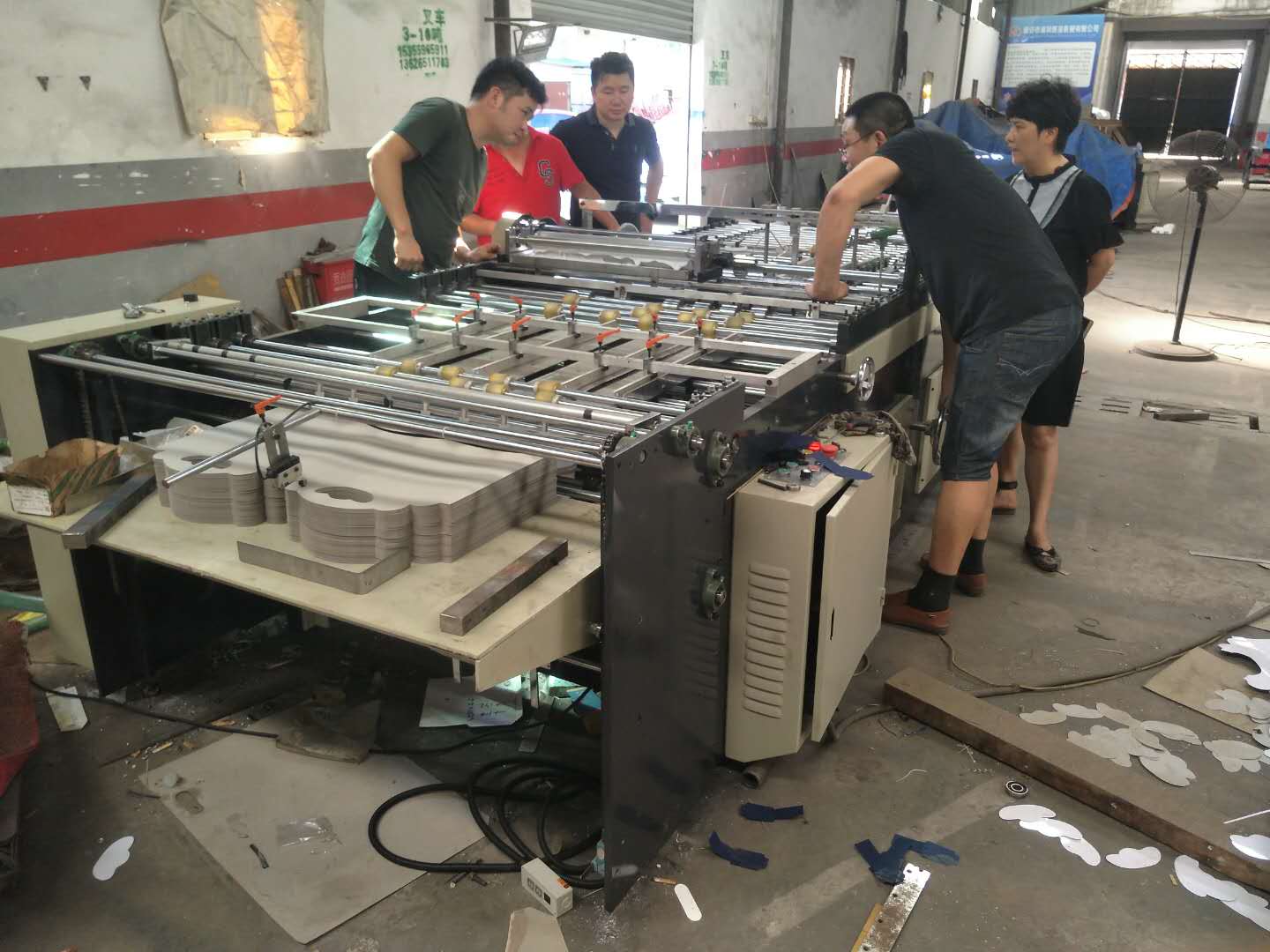 紙大禮包糊袋機 方底紙大禮包制袋機