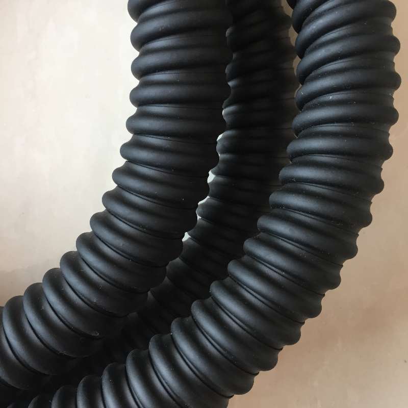 磐安縣汽車橡膠排風(fēng)管廠家 汽車橡膠排風(fēng)管批發(fā)廠家