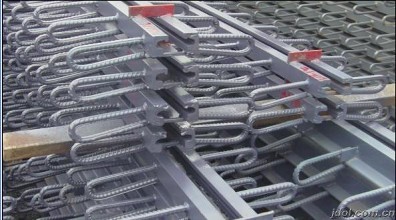 橋梁伸縮縫*變形解決裂縫問(wèn)題