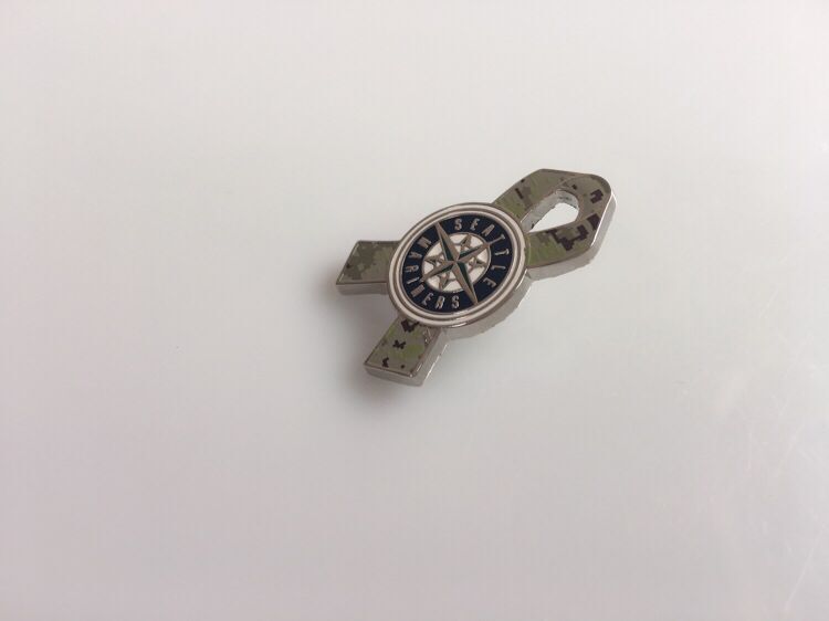 粉色女孩琺瑯徽章定制/金屬徽章制作廠/深圳琺瑯徽章，金屬徽章