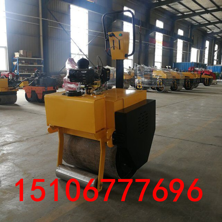 小型駕駛式壓路機(jī) 獨(dú)立座駕操作 方便* 工廠直銷 小型座駕式壓路機(jī)