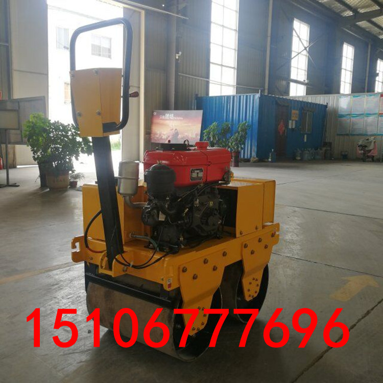 小型駕駛式壓路機(jī) 獨(dú)立座駕操作 方便* 工廠直銷 小型座駕式壓路機(jī)