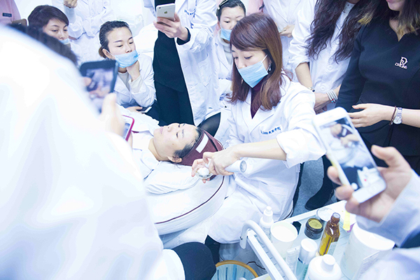 皮膚管理培訓(xùn)多少錢?皮膚管理培訓(xùn)內(nèi)容有哪些