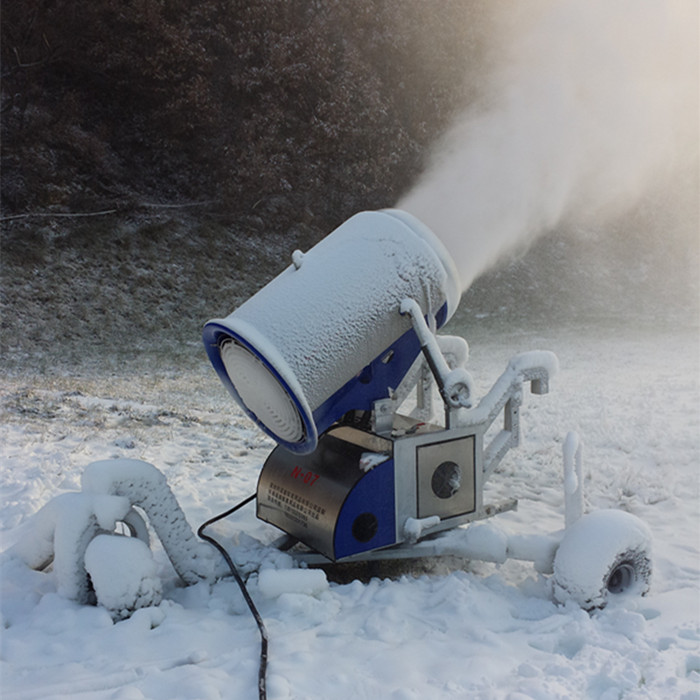 造雪設(shè)備制雪機(jī)*率 造雪面積大的人工造雪機(jī)