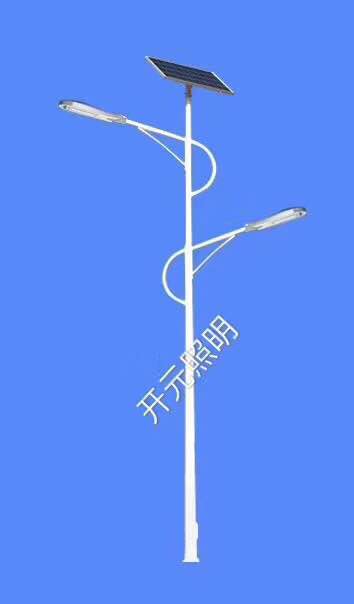 河南信陽(yáng)安裝12米太陽(yáng)能高低臂太陽(yáng)能星辰號(hào)效果特別好