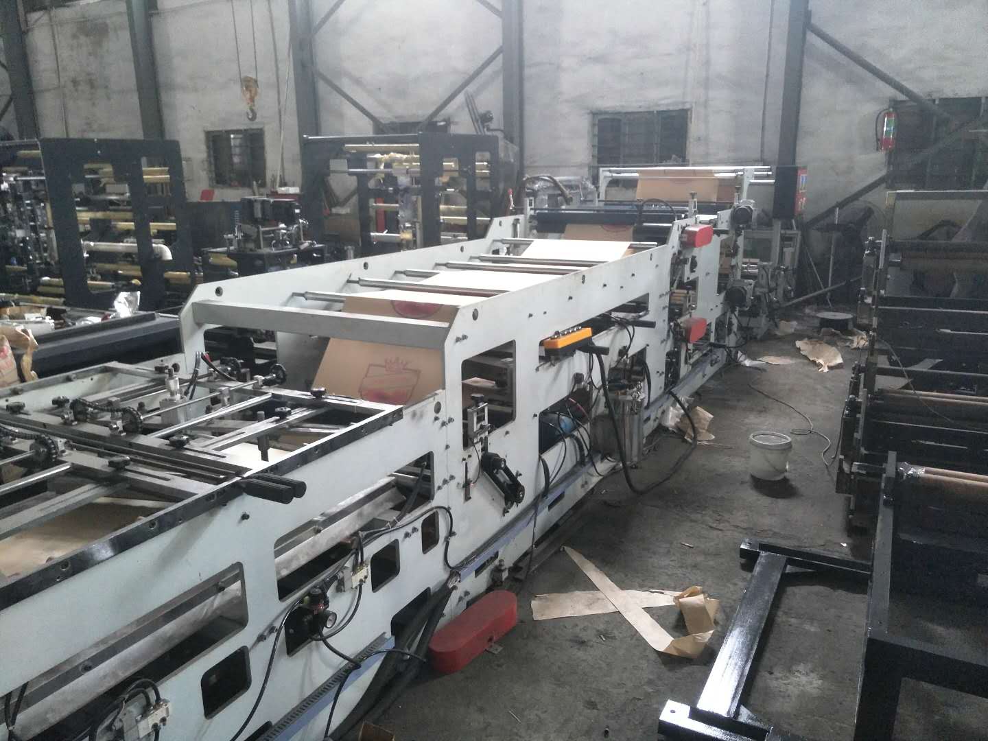 400型 雙面跟蹤醫(yī)用紙塑制袋機   醫(yī)用紙塑制袋機