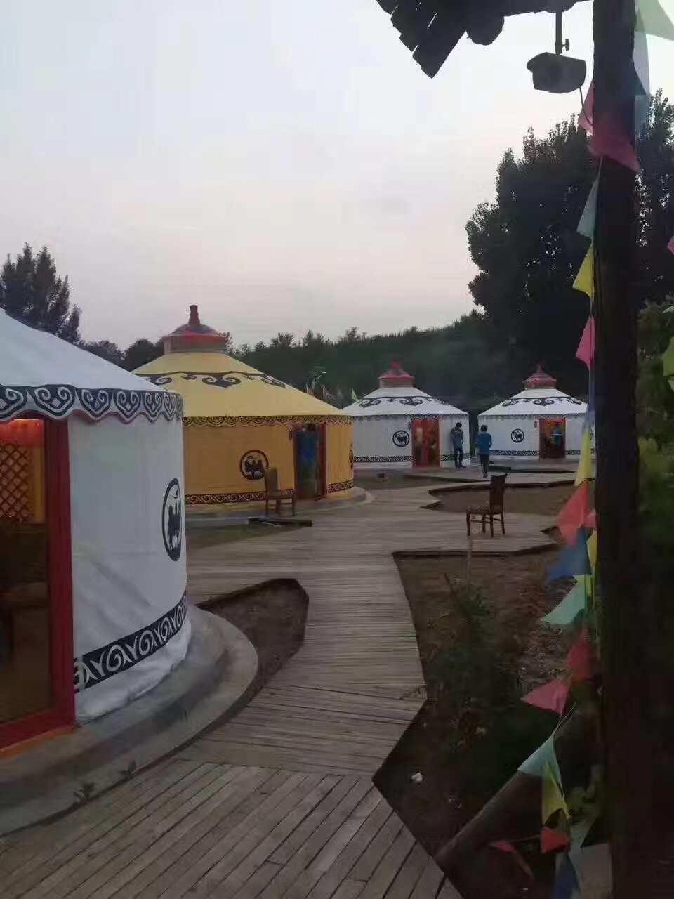 蒙古包的建筑于特色_蒙古包一個多少錢_方形蒙古包多少錢 住宿蒙古包多少錢一個？ 休閑娛樂蒙古包？ 蒙古包優(yōu)勢