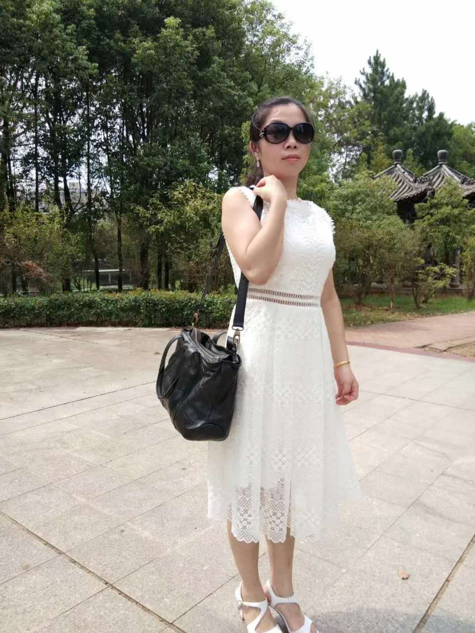 女包廠家，專業(yè)生產(chǎn)女包廠家，牛皮女包
