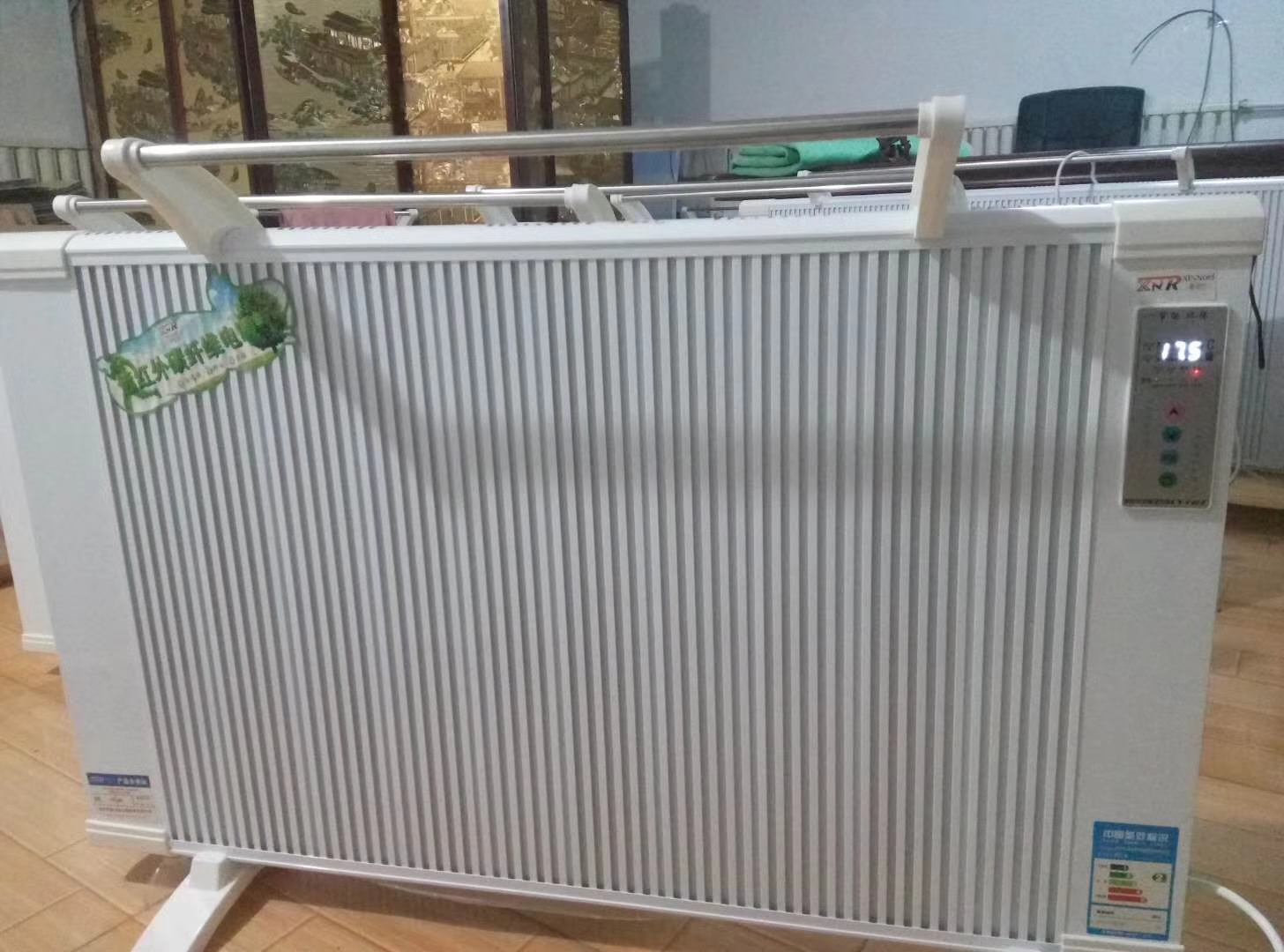 壁掛式碳纖維電暖器  1.8千瓦落地式碳纖維電暖器 廠家直銷1400w碳纖維電暖器