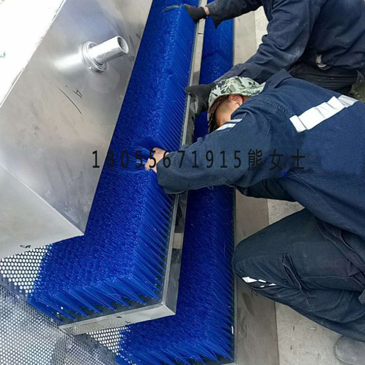 華誠HCCX-100礦用洗靴機(jī) 無動力噴淋式擦靴機(jī) 環(huán)保節(jié)能洗靴機(jī)廠家直銷