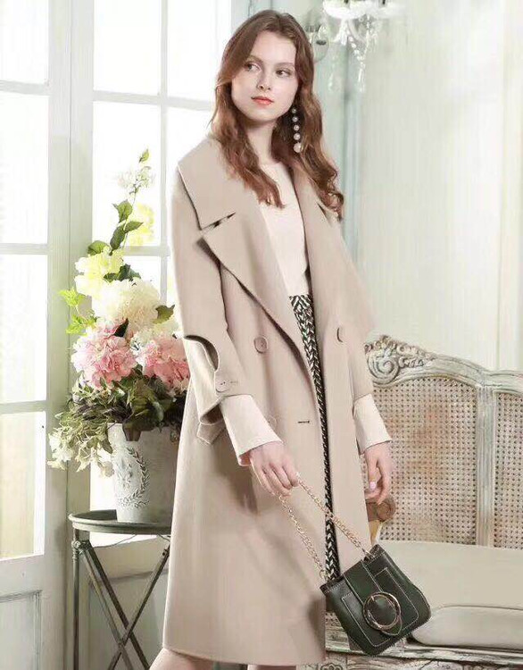 廣西品牌服裝批發(fā),南寧冬季呢子大衣品牌折扣女裝一手貨源批發(fā)