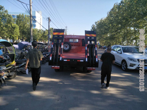 解放虎V藍(lán)牌挖機(jī)平板拖車多少錢？