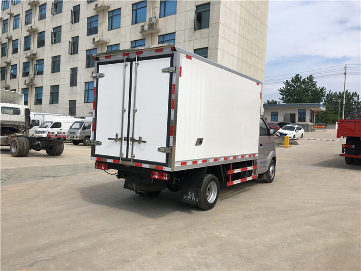 長安跨越后雙輪冷藏車 廠家報(bào)價(jià)