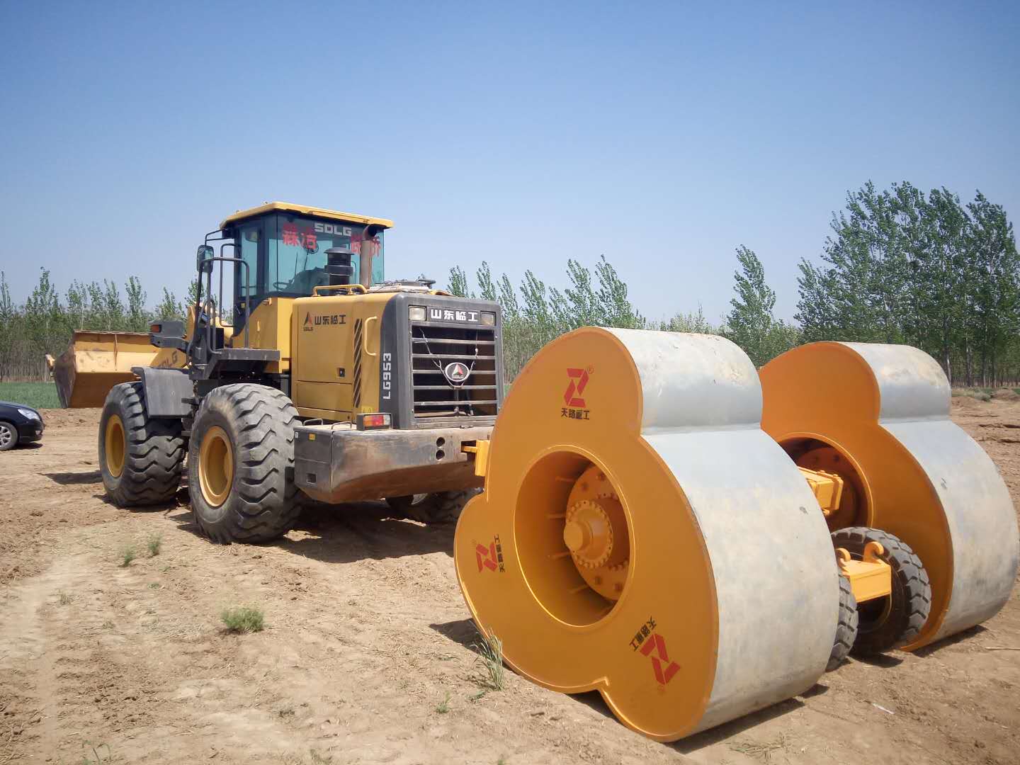 吉林沖擊壓路機_拖式壓路機歡迎選購