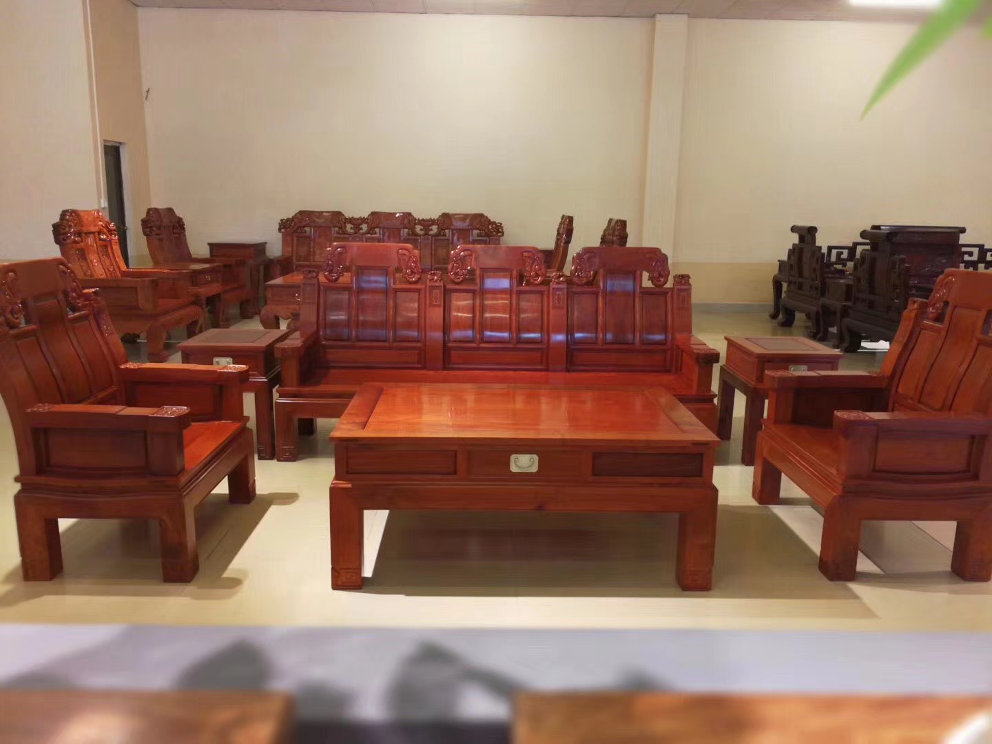 廣西生產(chǎn)象頭如意沙發(fā)