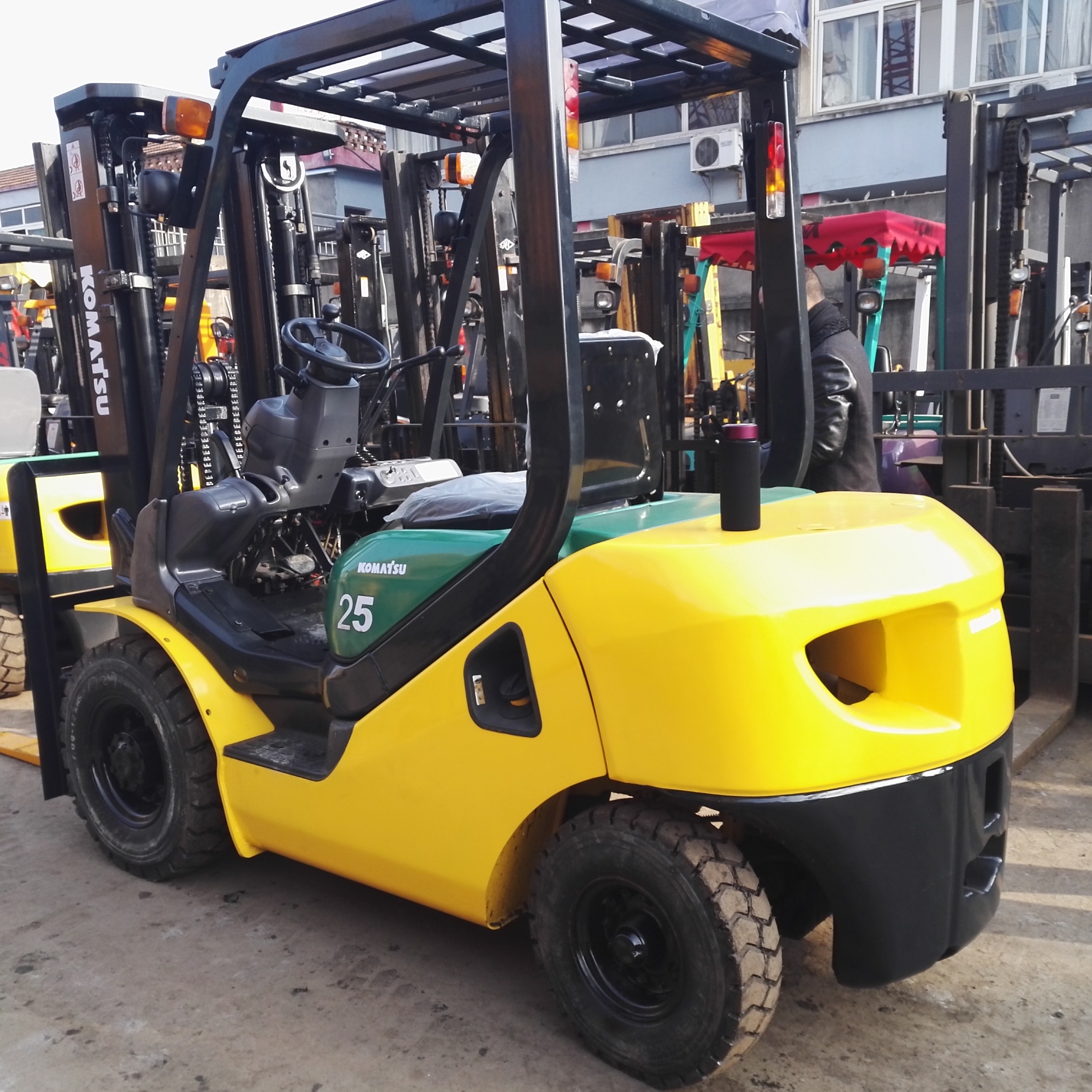 外貿(mào)出口二手進(jìn)口叉車 二手合力電動(dòng)叉車 江蘇二手電瓶叉車銷售 上海二手30噸叉車 上海二手16噸叉車出售