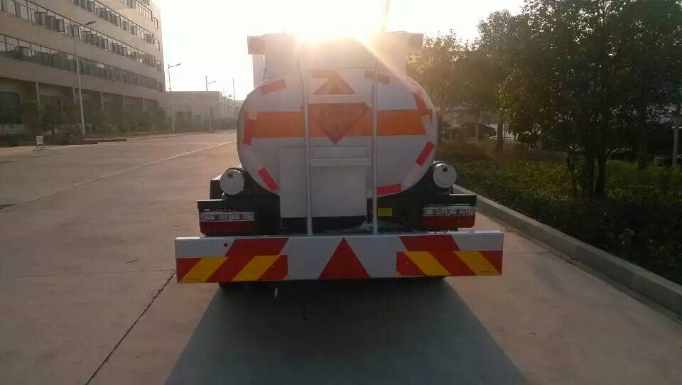 2噸藍牌加油車、C證可以駕駛 湖北油罐車直銷 湖北油罐車廠家 湖北藍牌加油車