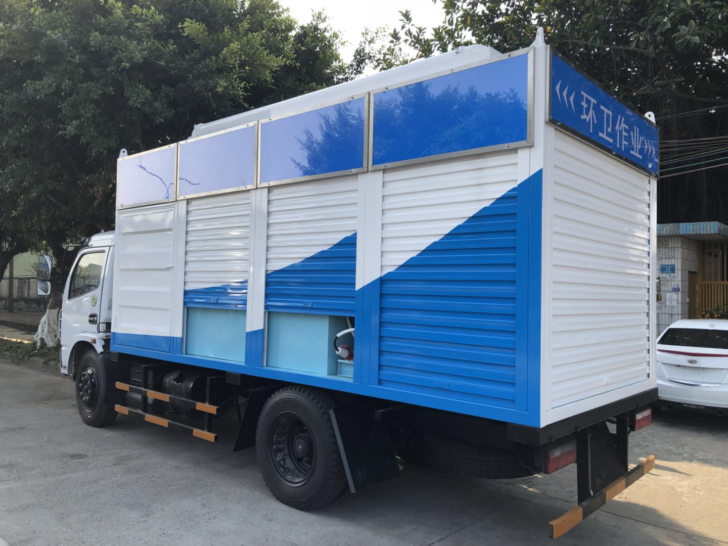 新型吸糞車，污泥處理車，糞便凈化處理設備