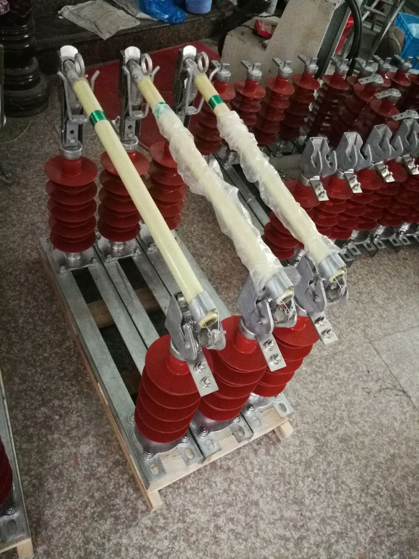 35KV防風(fēng)型熔斷器型號HGRW1-35